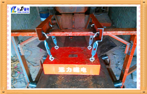 懸掛式永磁除鐵器，山西懸掛式永磁除鐵器生產(chǎn)_內(nèi)部磁塊安裝方法_山西懸掛式永磁除鐵器生產(chǎn)原理型號(hào)價(jià)格
